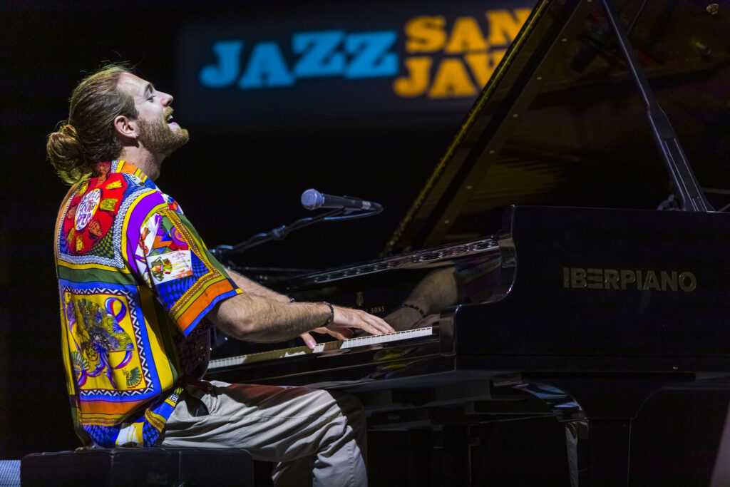 Pianista flamenco destacado — Flamenco Pasión